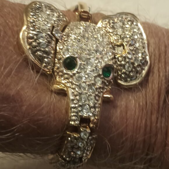 Sparkly Elephant Rhinestone bracelet. - Picture 1 of 6
